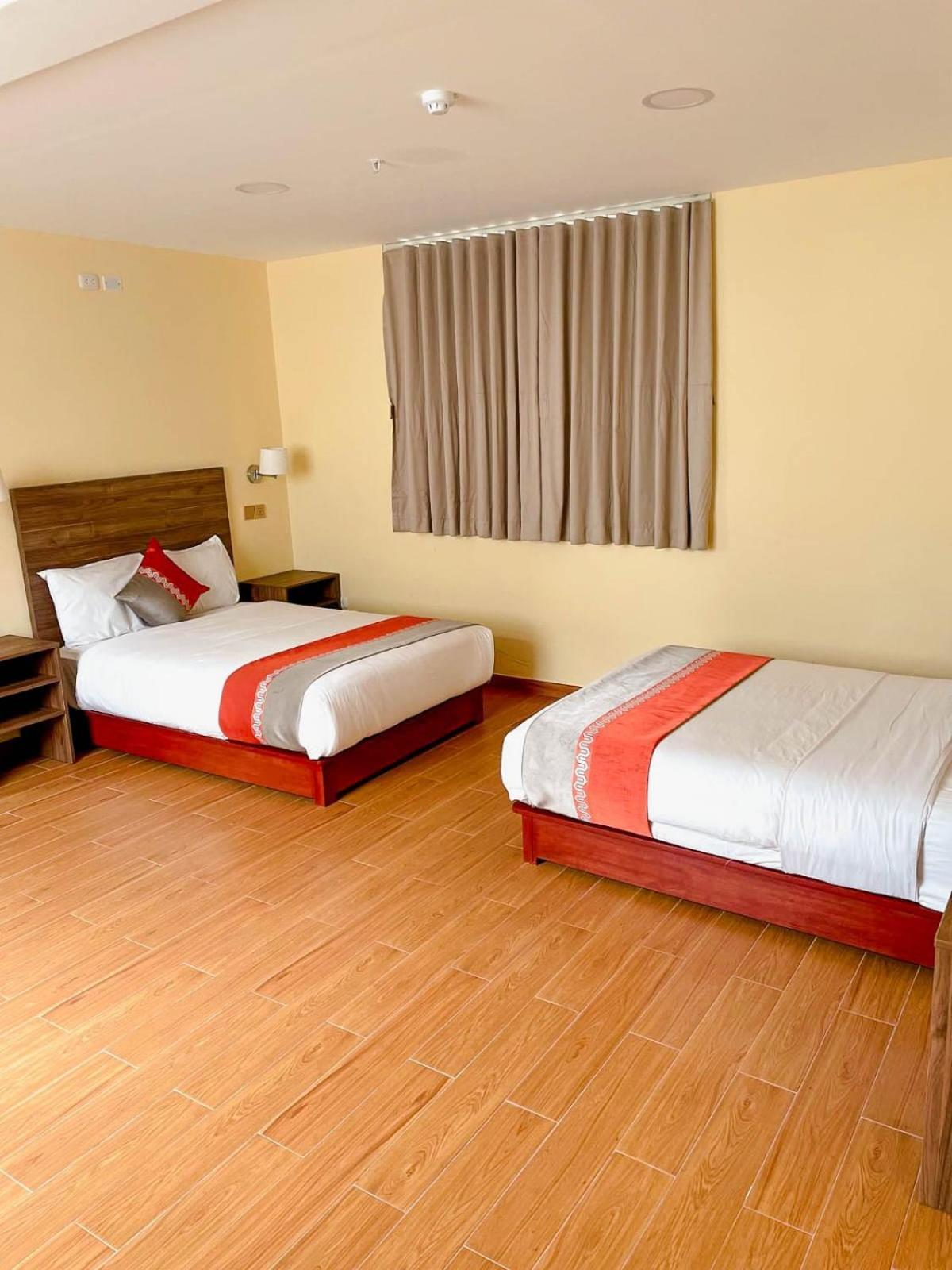 Sm Hotel Plus Lima Bagian luar foto