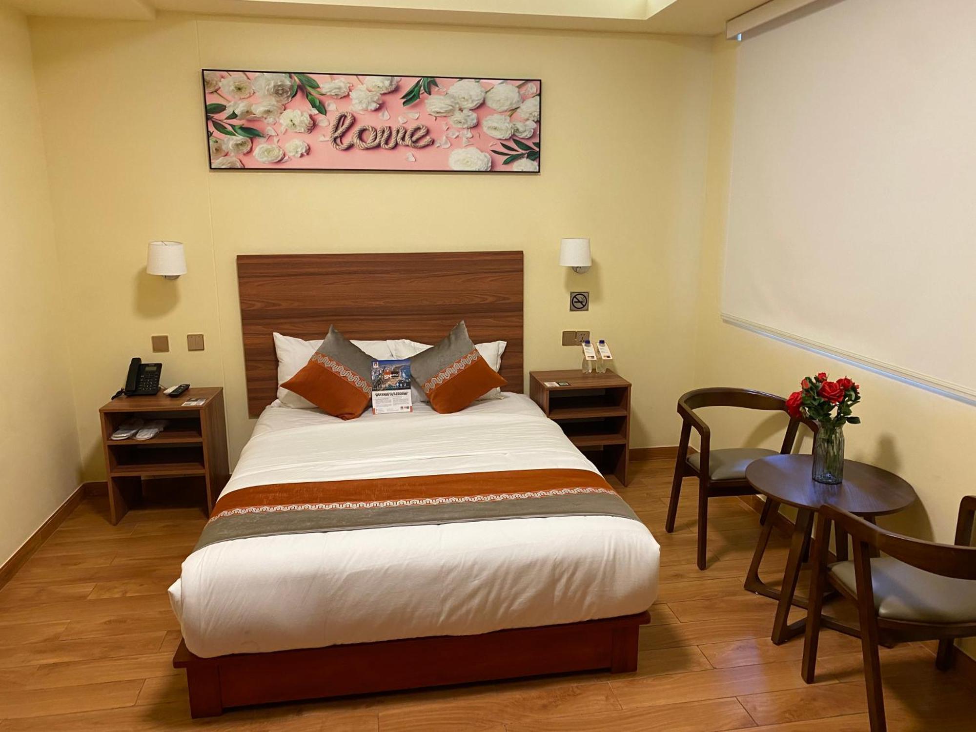 Sm Hotel Plus Lima Bagian luar foto