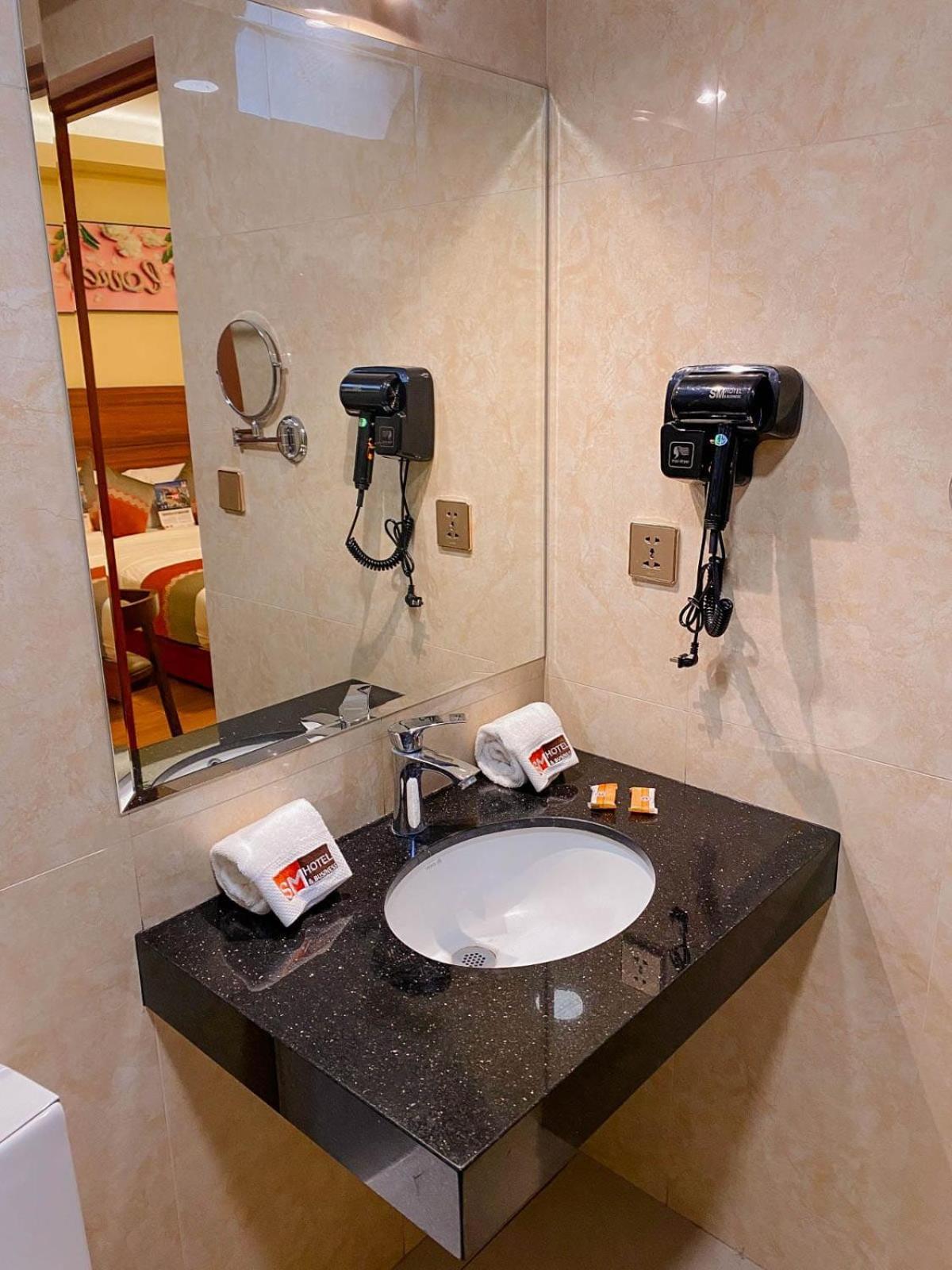 Sm Hotel Plus Lima Bagian luar foto