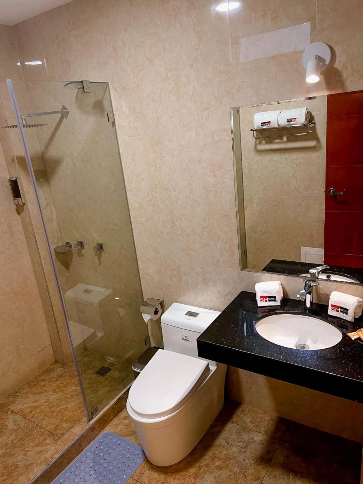 Sm Hotel Plus Lima Bagian luar foto